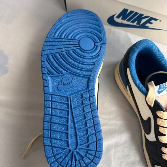 Ir Nike Low-Top Trendy Sneakers - Picture 7 of 7